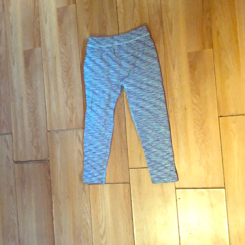 Multicolored capri’s. Mid-Rise